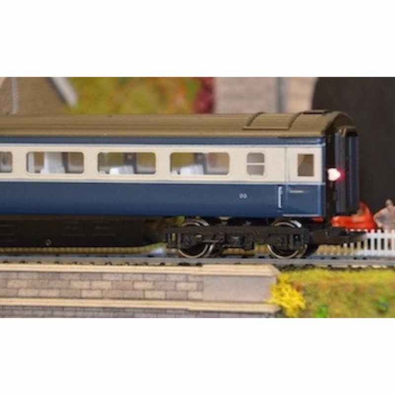 Train Tech Automatic Coach Lighting Cool White/Flickering Tail
