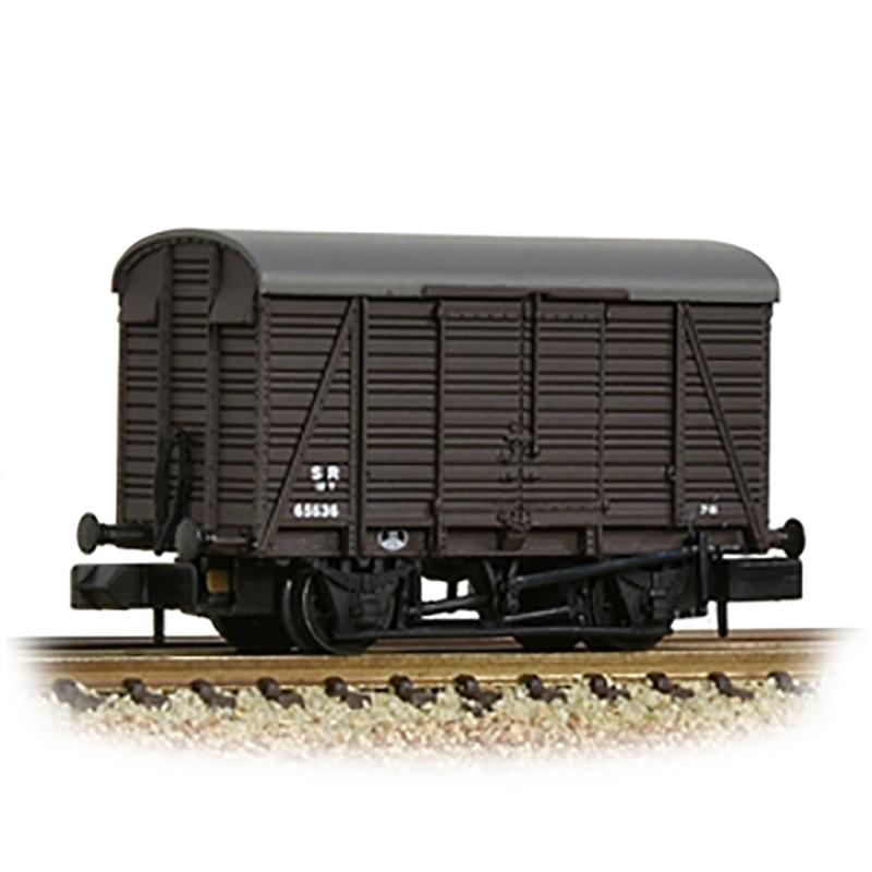 Graham Farish N Gauge SR 12T Ventilated Van 2+2 Planked SR Brown