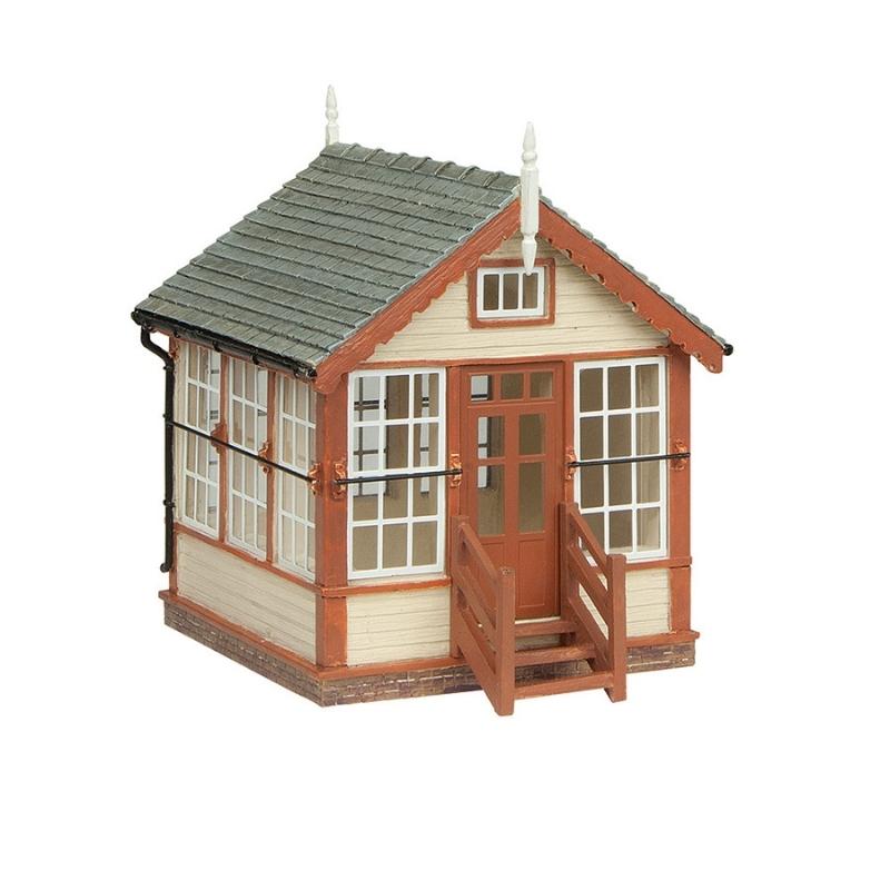 Scenecraft OO Gauge Platform Mounted Signal Box Brown