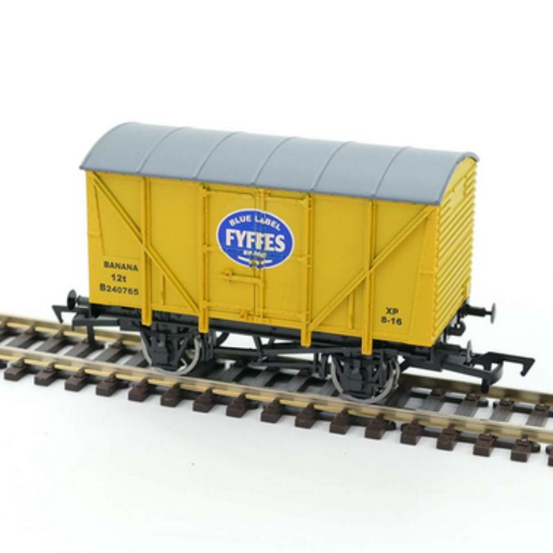 Dapol OO Guage Banana Van Fyffes Yellow E240765