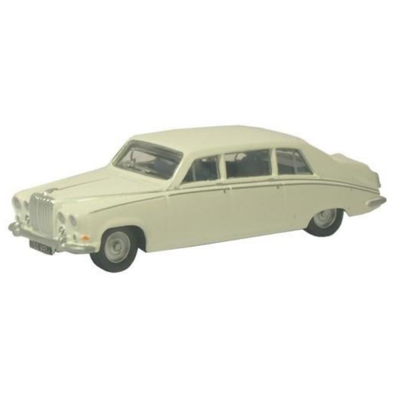 OO Gauge Oxford Diecast Daimler DS420 Limousine Old English White