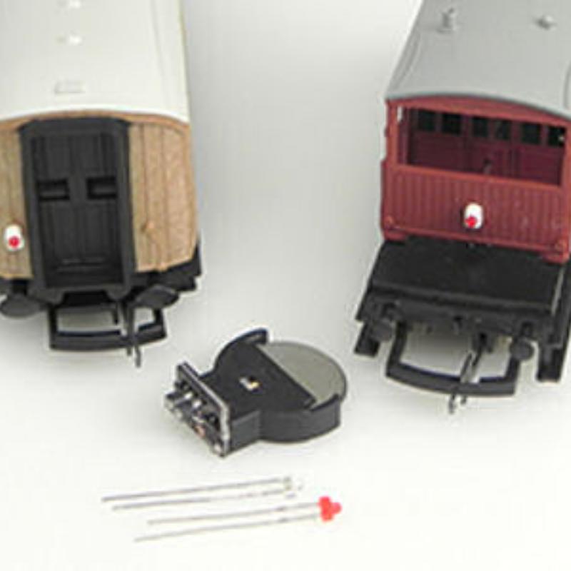 OO Gauge Train Tech AL2 Automatic Lighting Effects - Flickering Tail/Fire