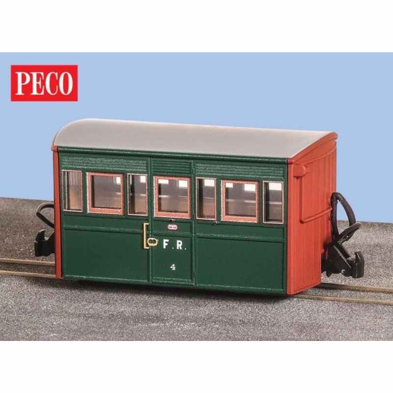 PECO OO-9 Bug Box Coach - Colonel Stephens Livery - No.4