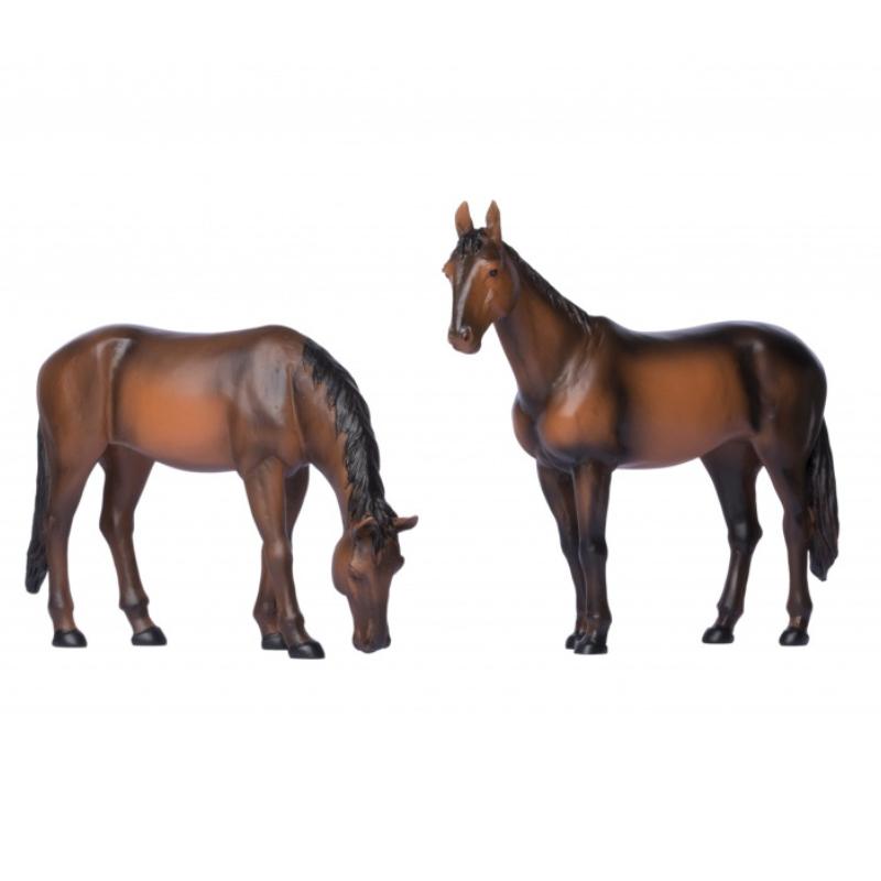 G Scale Horses Standing and Grazing