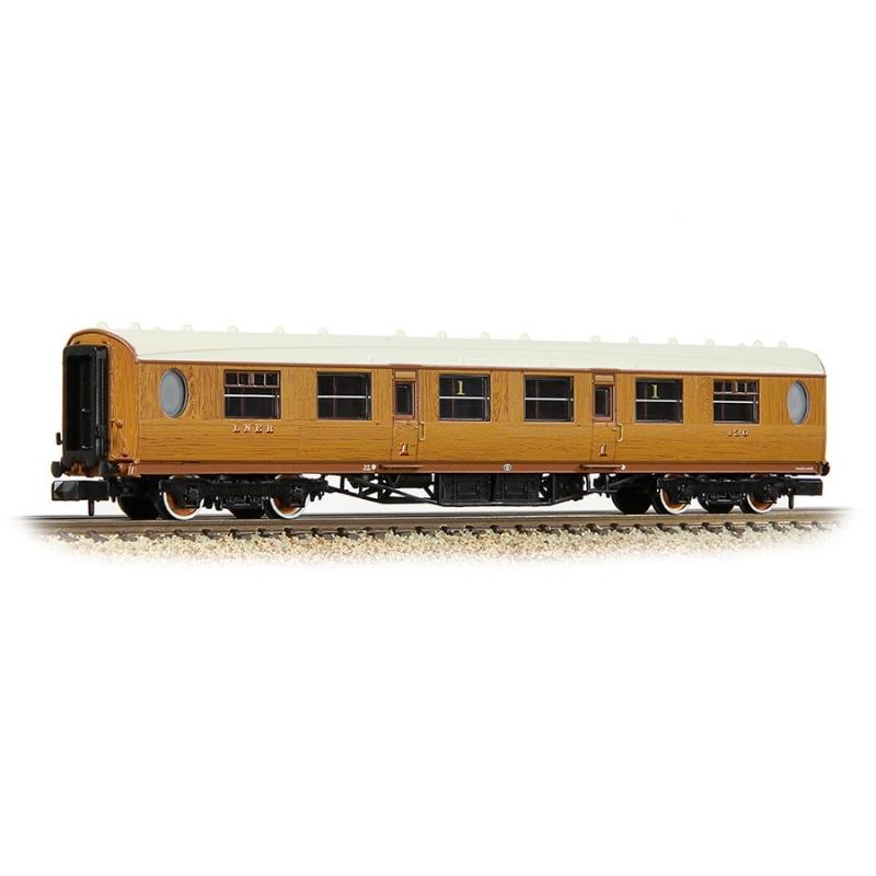 Graham Farish N Guage LNER Thompson First Corridor LNER Teak Effect