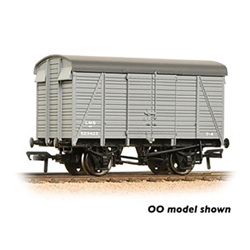 Graham Farish N Gauge SR 12T Ventilated Van 2+2 Planked LMS Grey