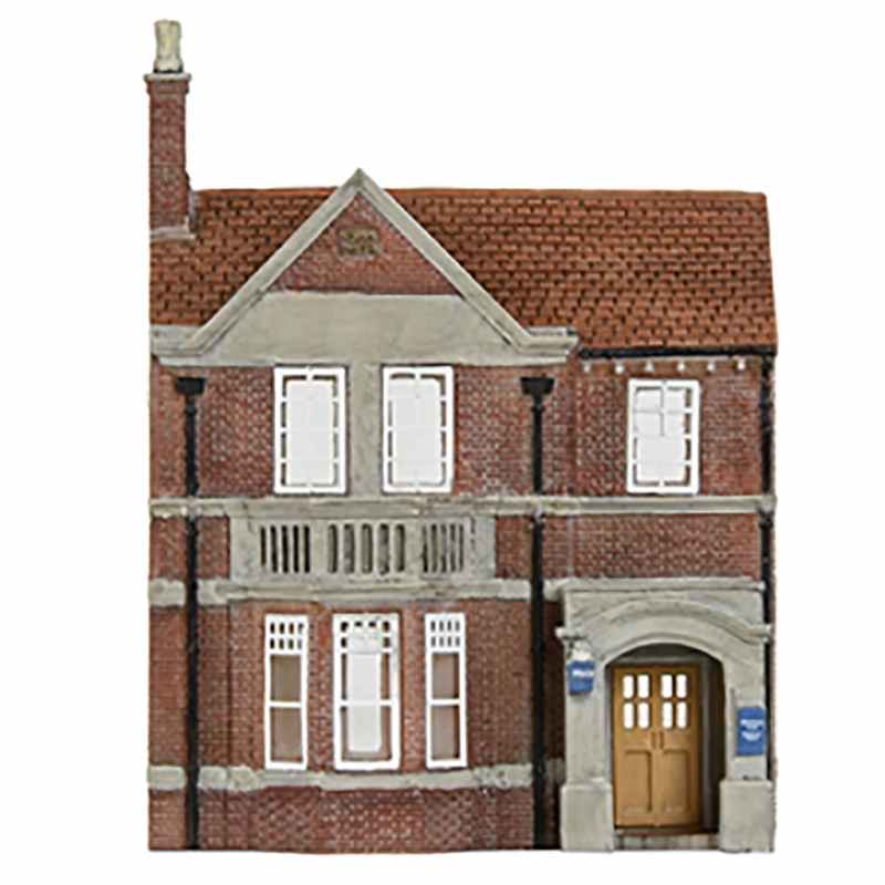 Graham Farish N Low Relief Police Station