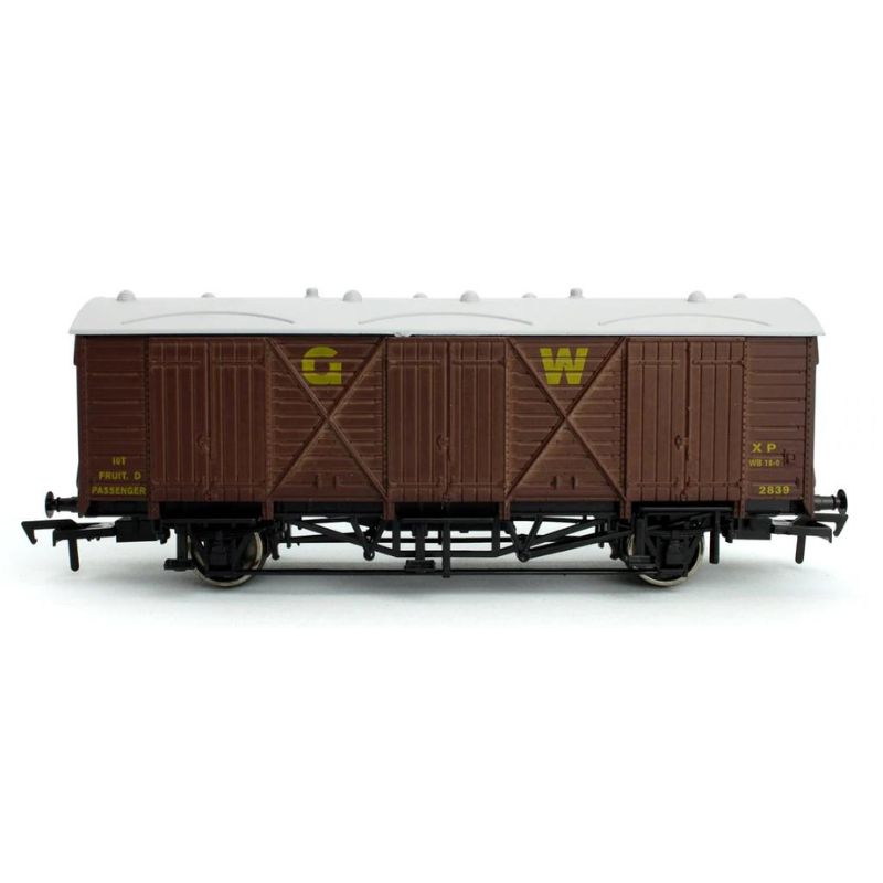 Dapol OO Guage Fruit D Van GWR 2839