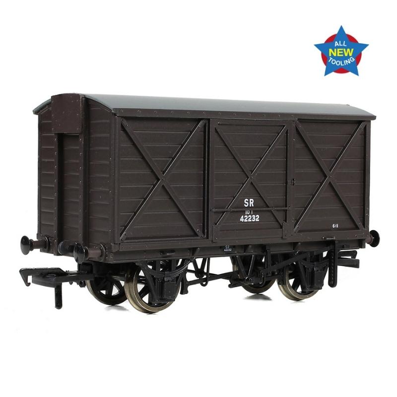 EFE Rail N Gauge LSWR 10T Ventilated Van SR Brown (Late)