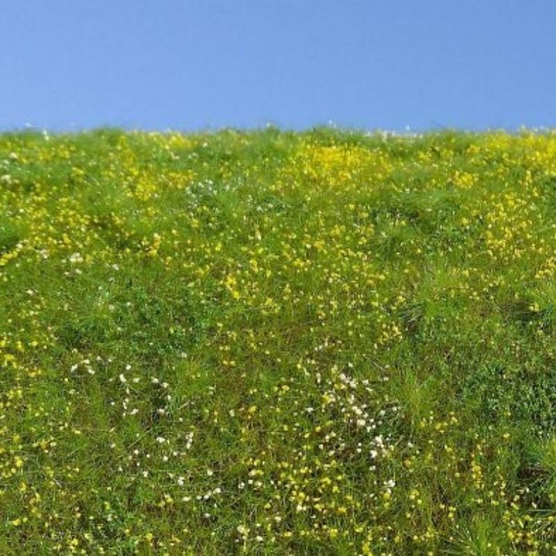 Model Scene Blooming meadow - Early summer (18x28 cm)