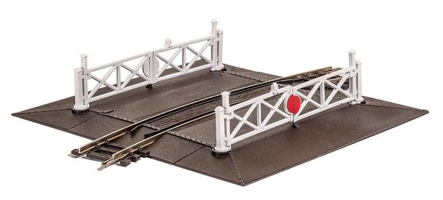 00 gauge level crossing